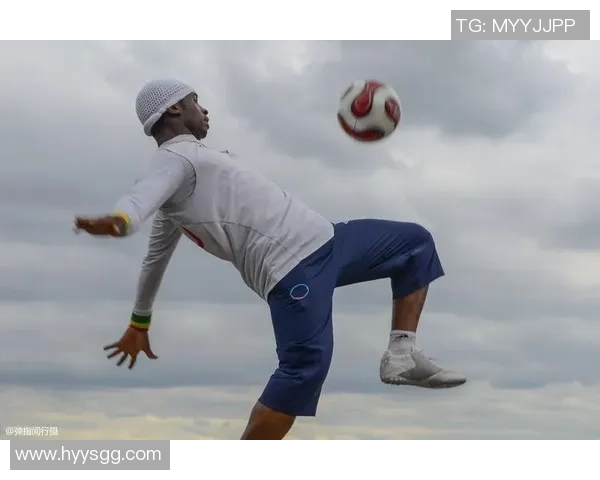 全明：从街头足球少年到职业赛场巨星的奋斗历程与梦想飞扬