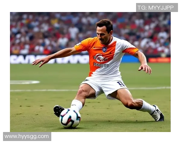 球星足球技艺深度解析：从技术动作到比赛智慧全面剖析