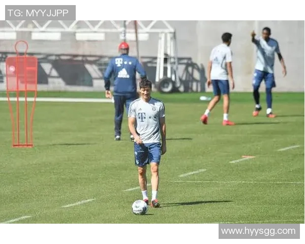 如何通过科学训练提升足球球星的脚感技巧与敏捷反应能力